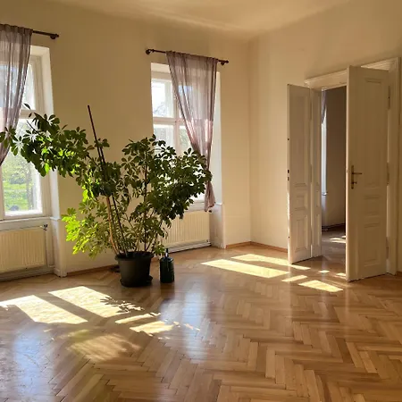 Palais Am Park Kremže